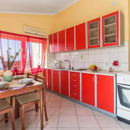 Awesome Apartment In Pula With 2 Bedrooms And Wifi Апартаменты Пула