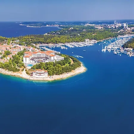 Awesome Apartment In Pula With 2 Bedrooms And Wifi