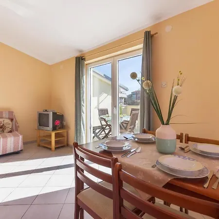 Apartmán Awesome Apartment In Pula With 2 Bedrooms And Wifi Pula
